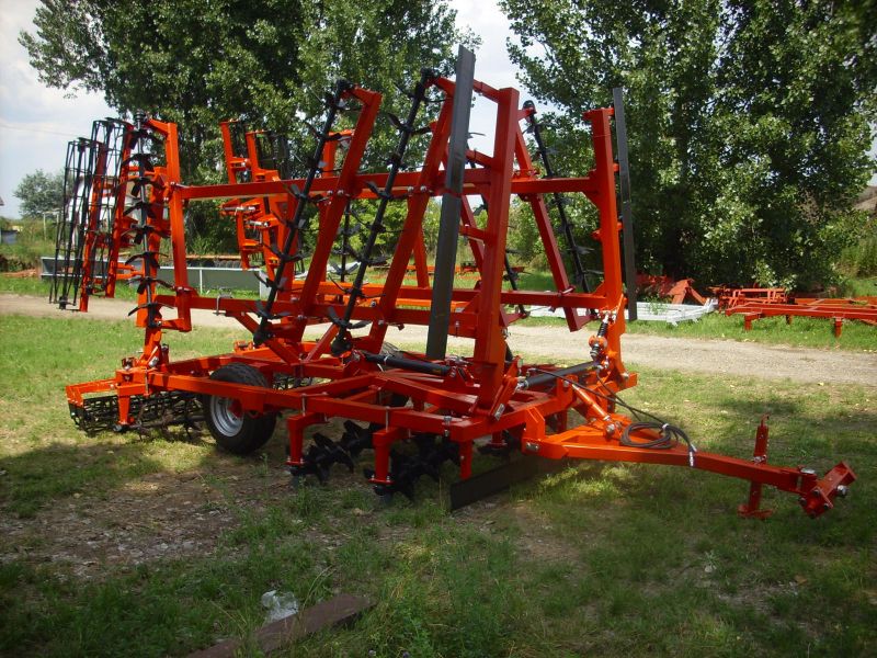 SÁBA-7,2H vontatott ásóborona 2 sor törőhengerrel