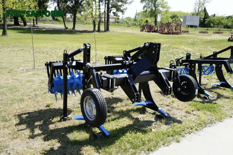 Vakond IS 2 altalajművelő, lazító-lezáró hengerekkel