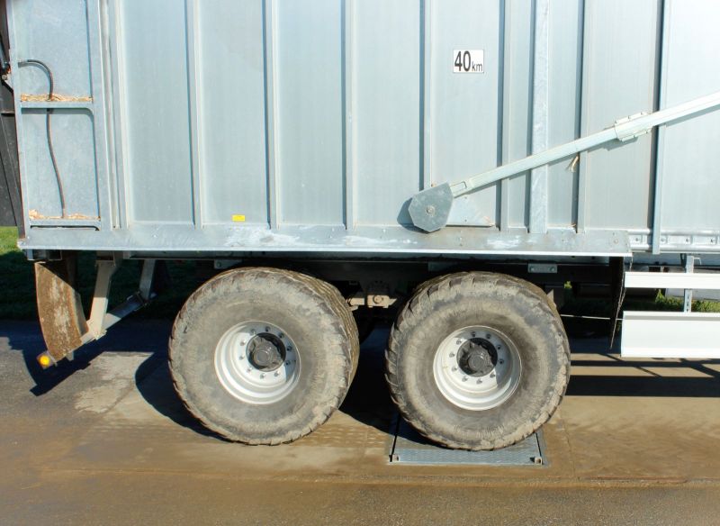 Agreto áthaladó járműmérleg