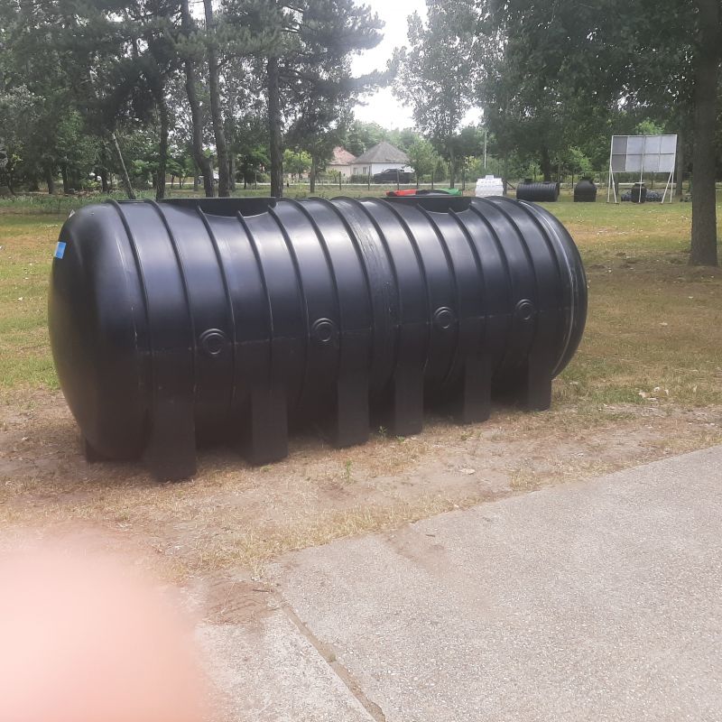 Talpas szállítótartályok